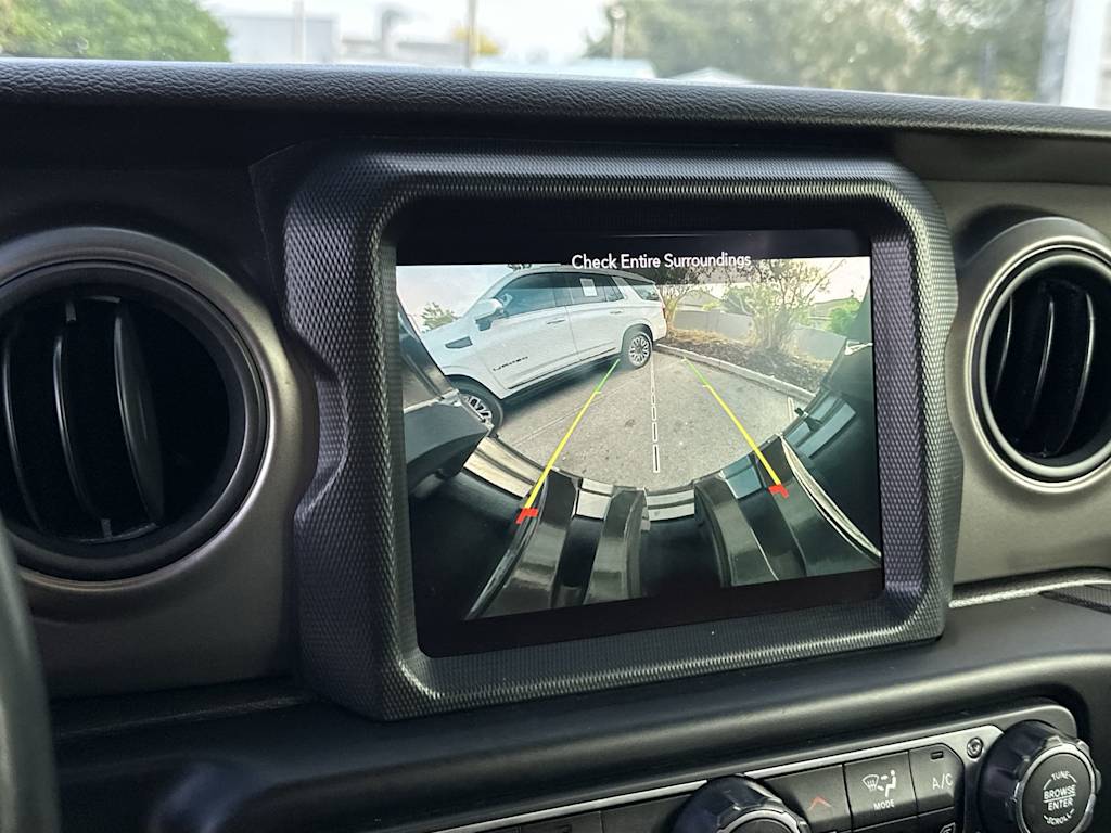 Thumbnail: 2022 Jeep Wrangler - 15