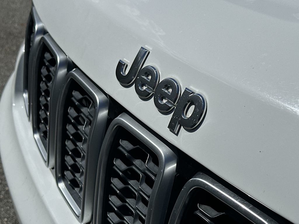 Thumbnail: 2018 Jeep Grand Cherokee - 7