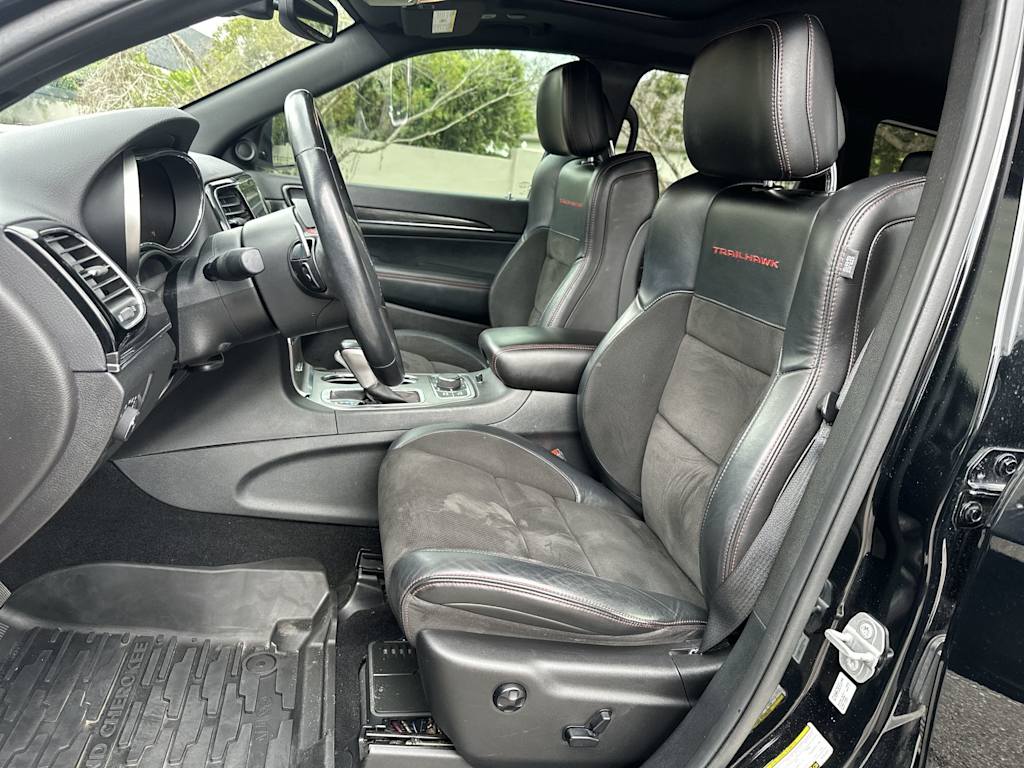 Thumbnail: 2019 Jeep Grand Cherokee - 11