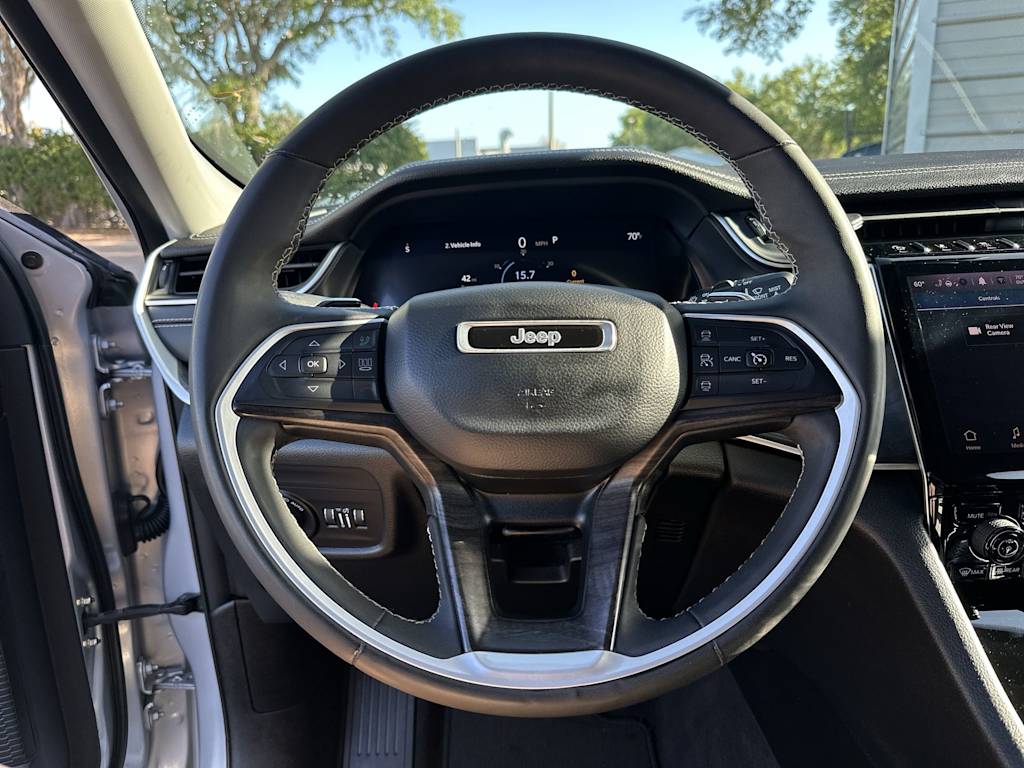 Thumbnail: 2023 Jeep Grand Cherokee - 10