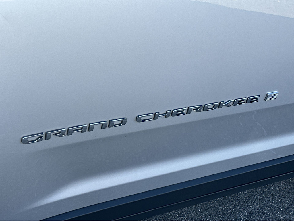 Thumbnail: 2023 Jeep Grand Cherokee - 21