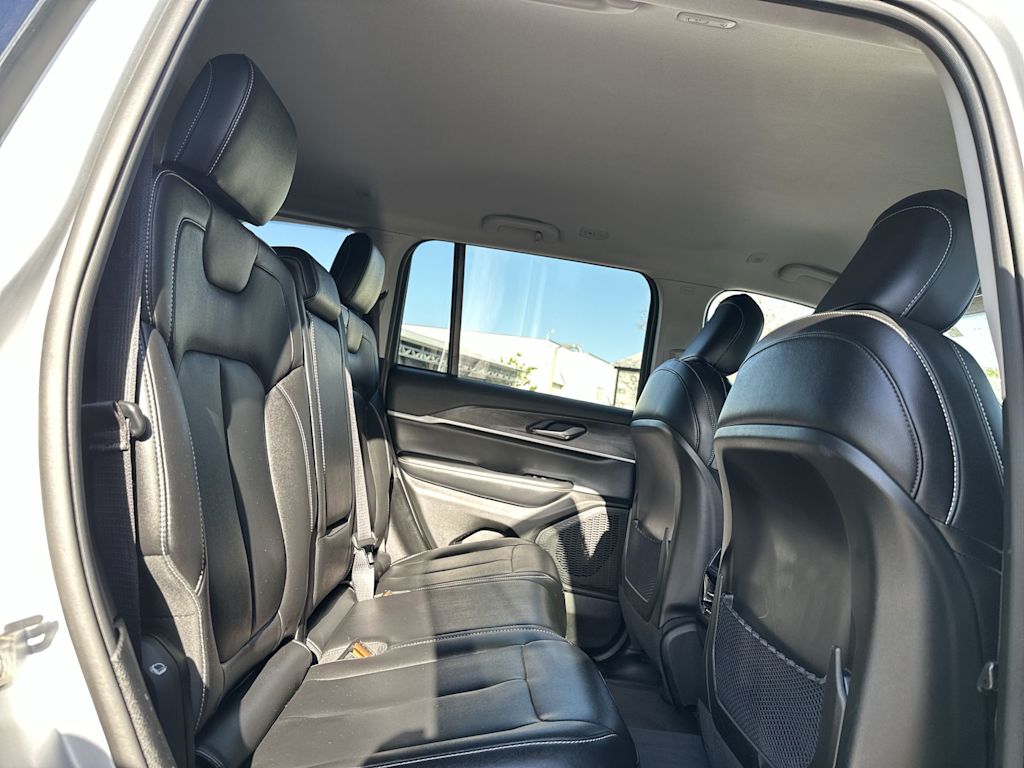 Thumbnail: 2023 Jeep Grand Cherokee - 23