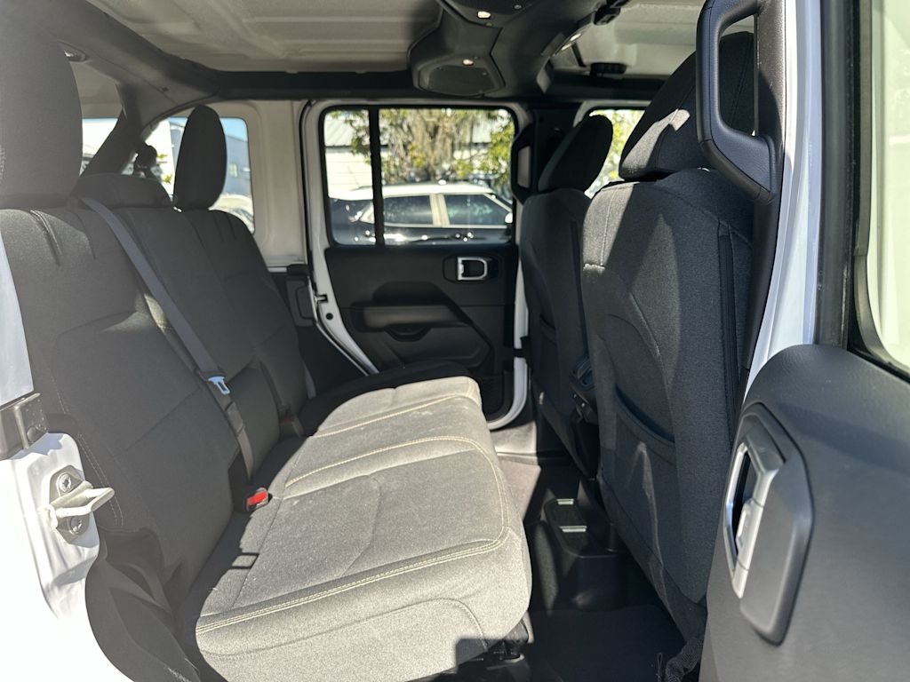 Thumbnail: 2024 Jeep Wrangler - 27