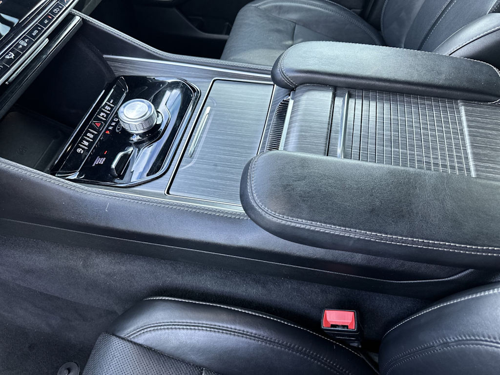 Thumbnail: 2023 Jeep Wagoneer - 25