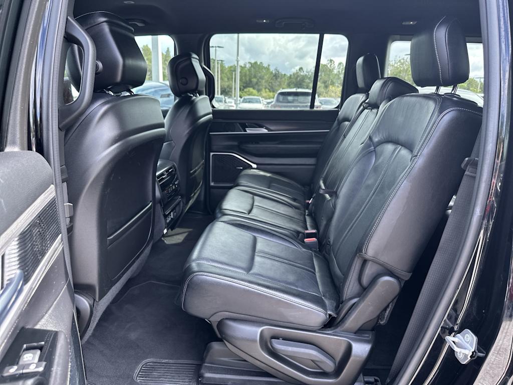 Thumbnail: 2023 Jeep Wagoneer - 22