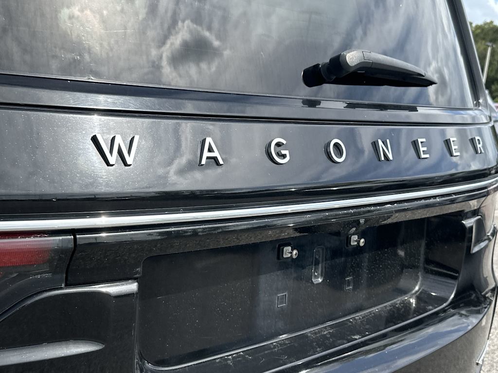 Thumbnail: 2023 Jeep Wagoneer - 7