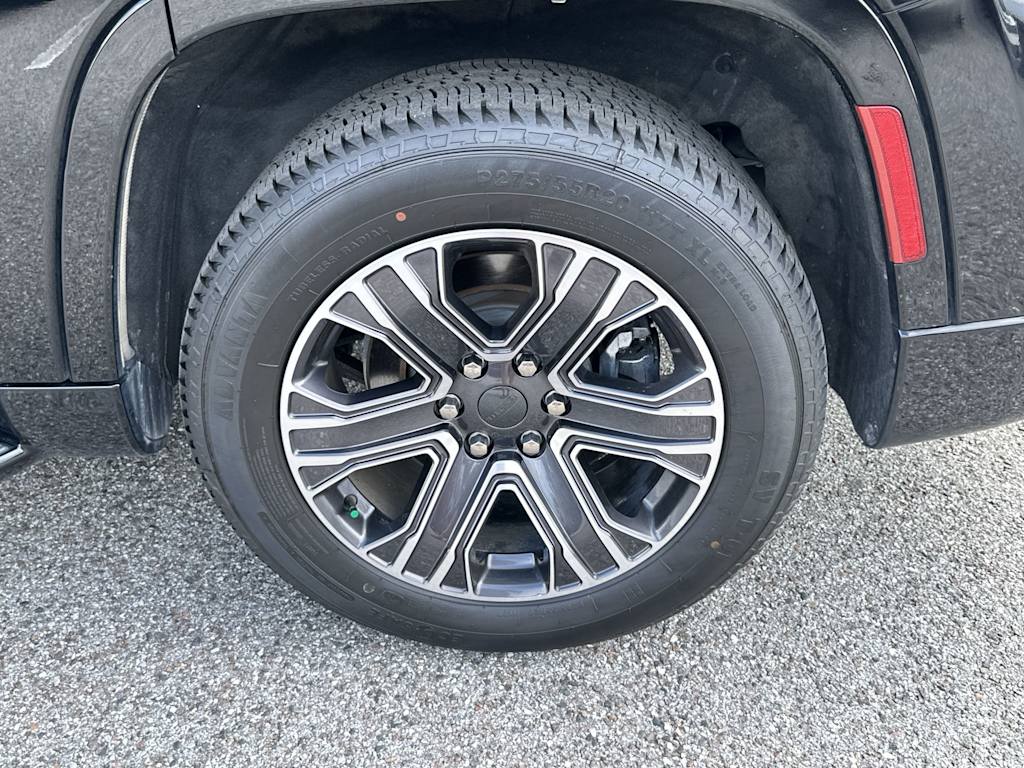 Thumbnail: 2023 Jeep Wagoneer - 8