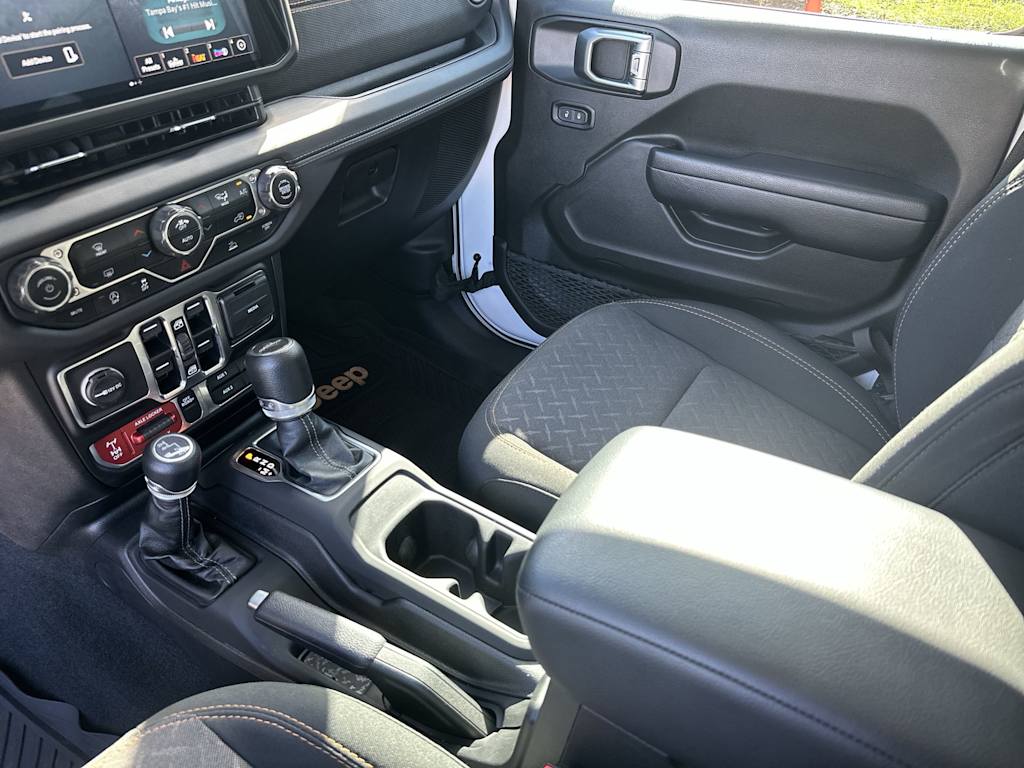 Thumbnail: 2024 Jeep Gladiator - 14