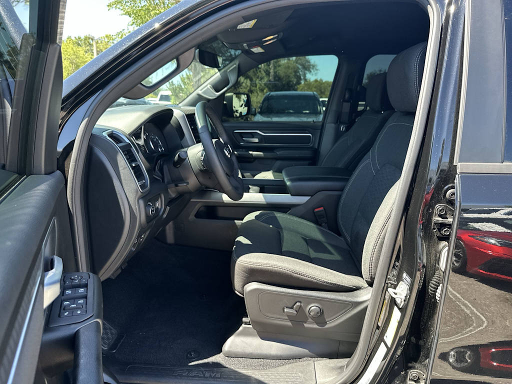 Thumbnail: 2025 RAM 1500 - 11
