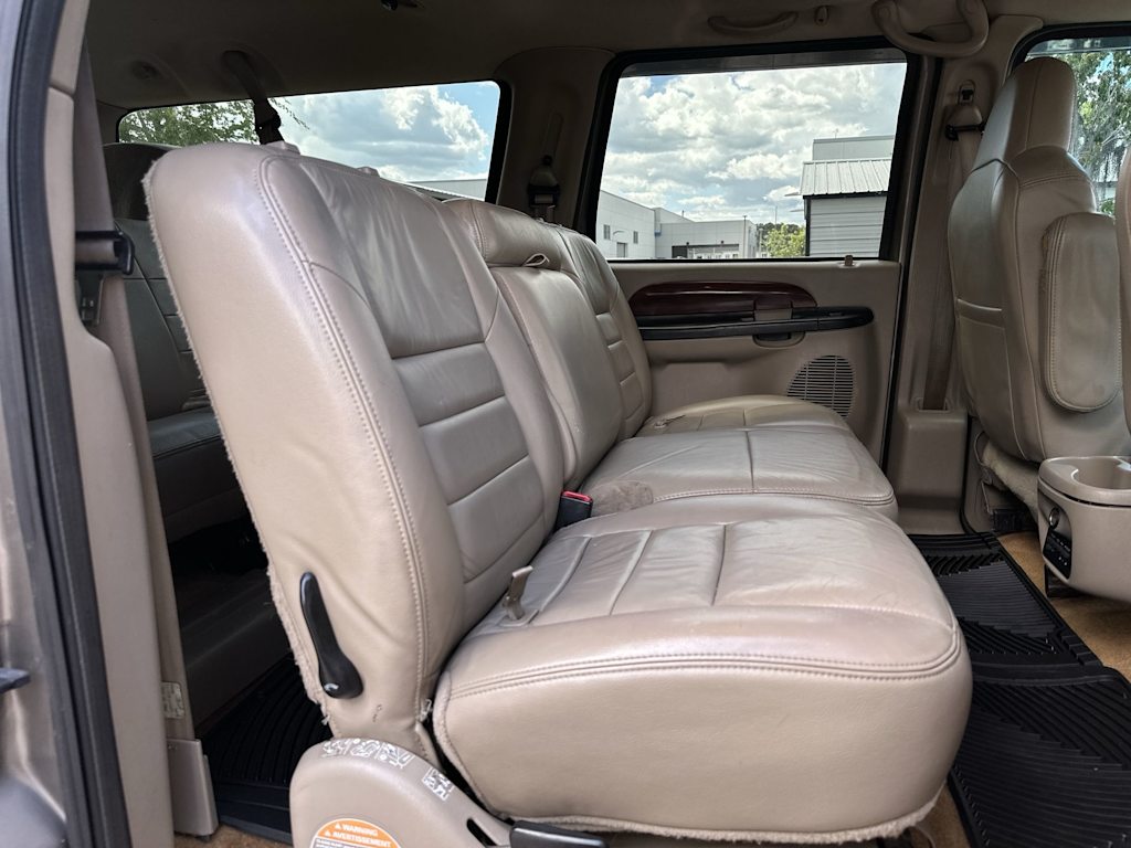 Thumbnail: 2005 Ford Excursion - 25