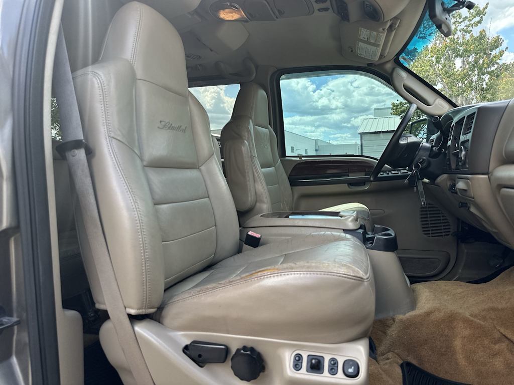 Thumbnail: 2005 Ford Excursion - 26