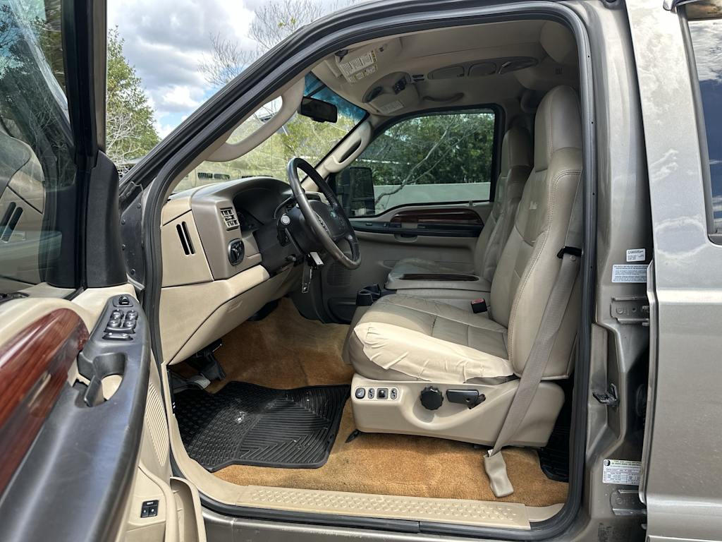 Thumbnail: 2005 Ford Excursion - 10