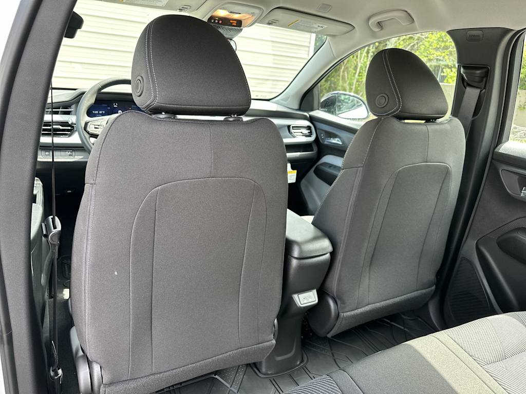 Thumbnail: 2027 Chevrolet Bolt EV - 23