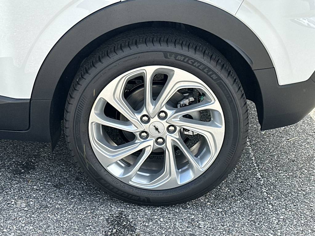 Thumbnail: 2027 Chevrolet Bolt EV - 8