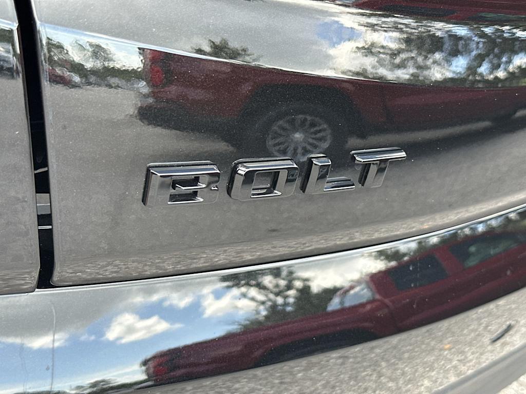 Thumbnail: 2027 Chevrolet Bolt EV - 22