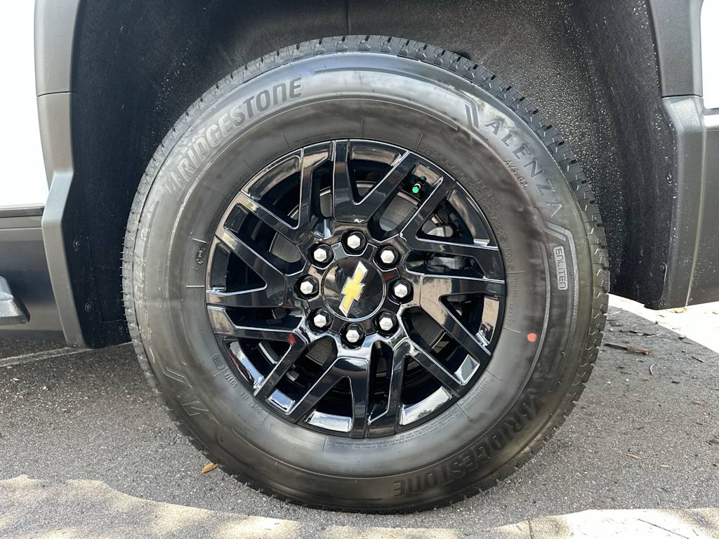 Thumbnail: 2026 Chevrolet Silverado EV - 8