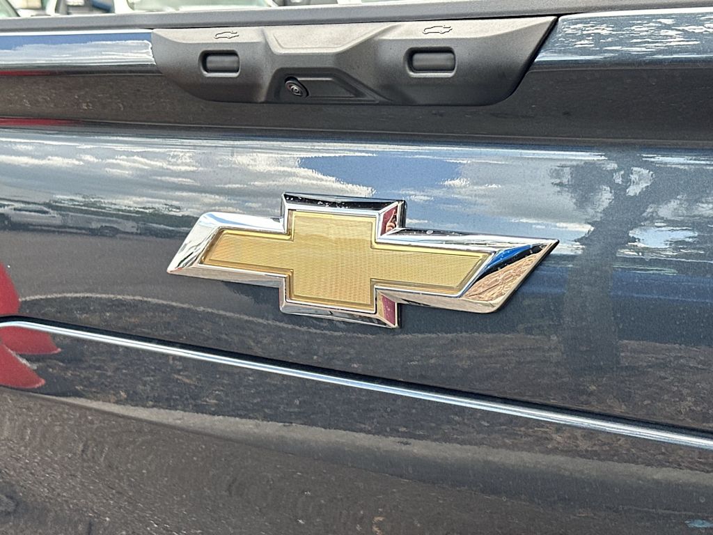 Thumbnail: 2026 Chevrolet Silverado EV - 7
