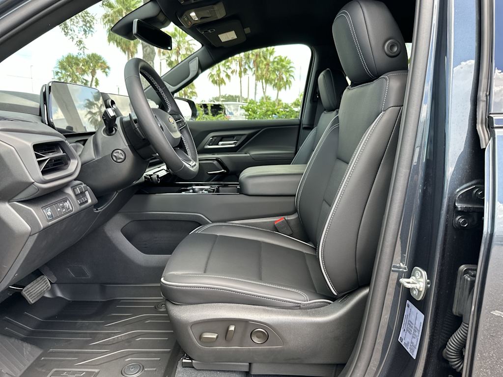 Thumbnail: 2026 Chevrolet Silverado EV - 11
