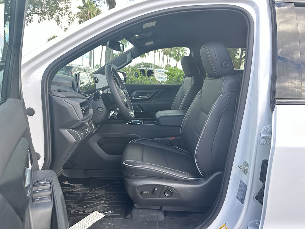 Thumbnail: 2026 Chevrolet Silverado EV - 9