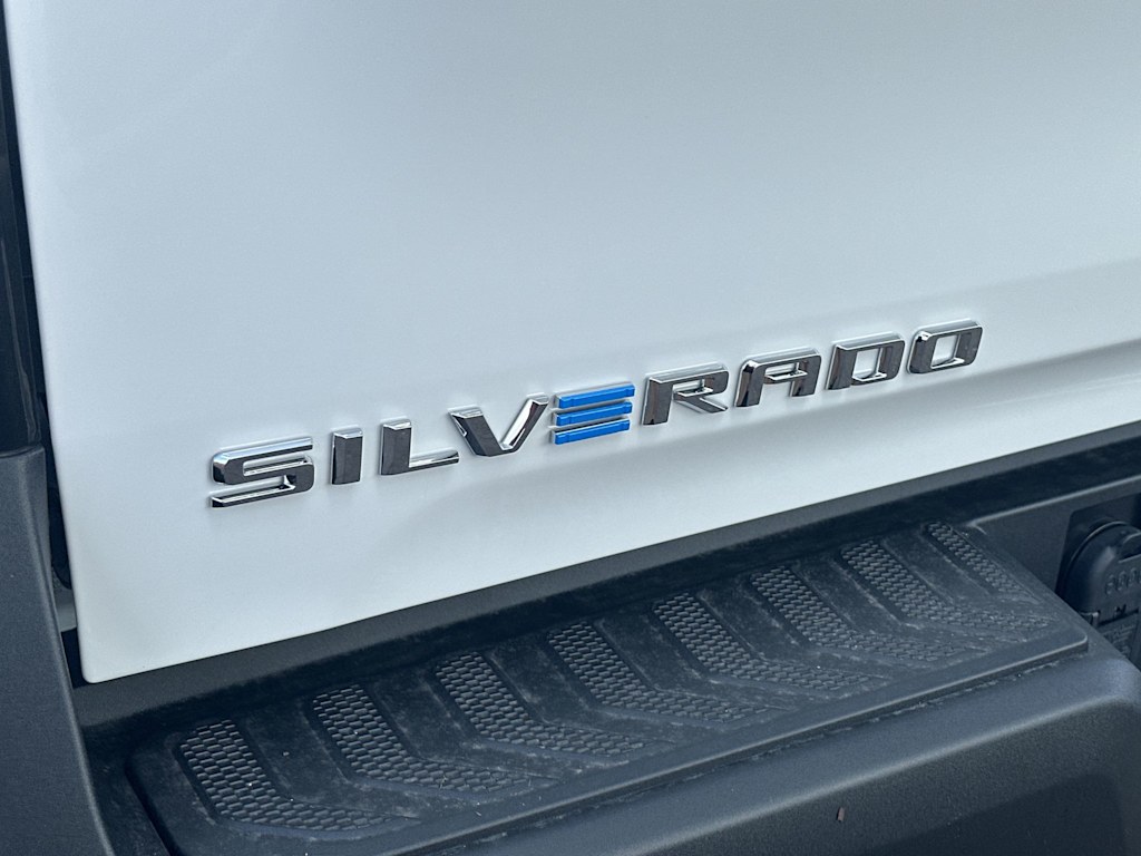 Thumbnail: 2026 Chevrolet Silverado EV - 21