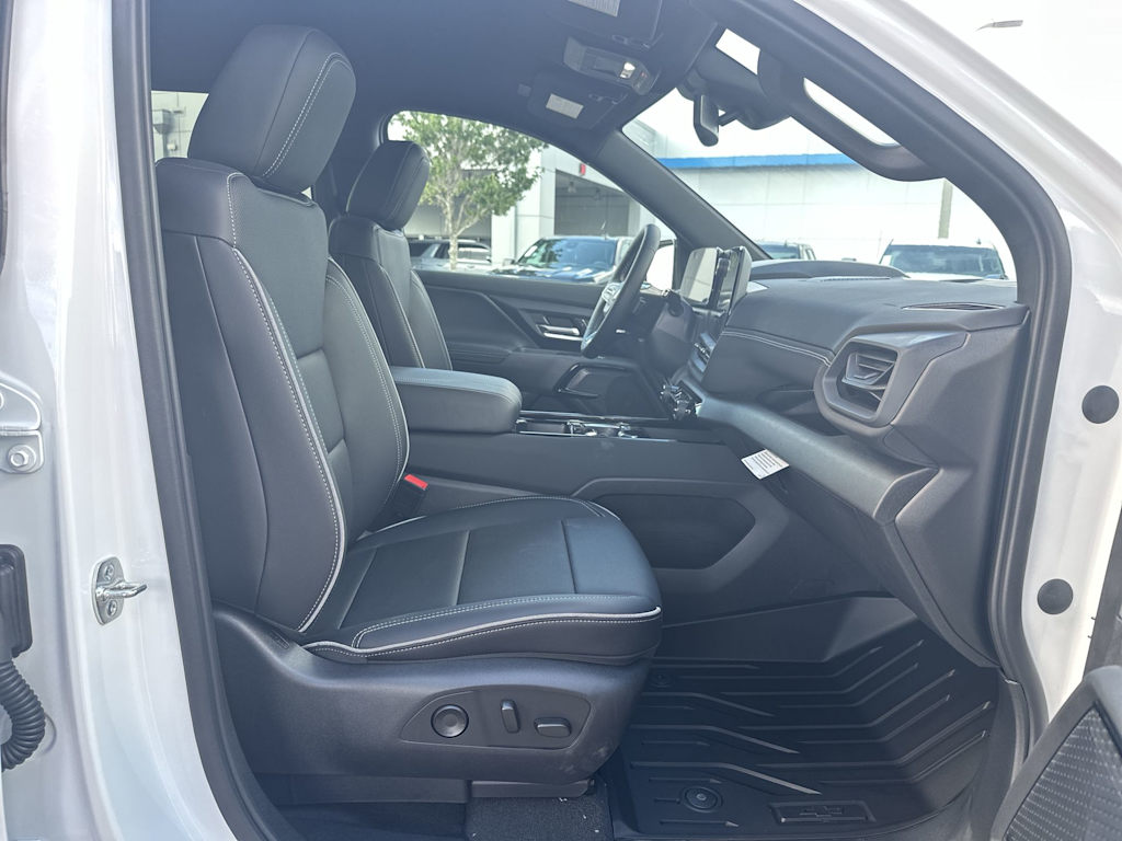 Thumbnail: 2026 Chevrolet Silverado EV - 24