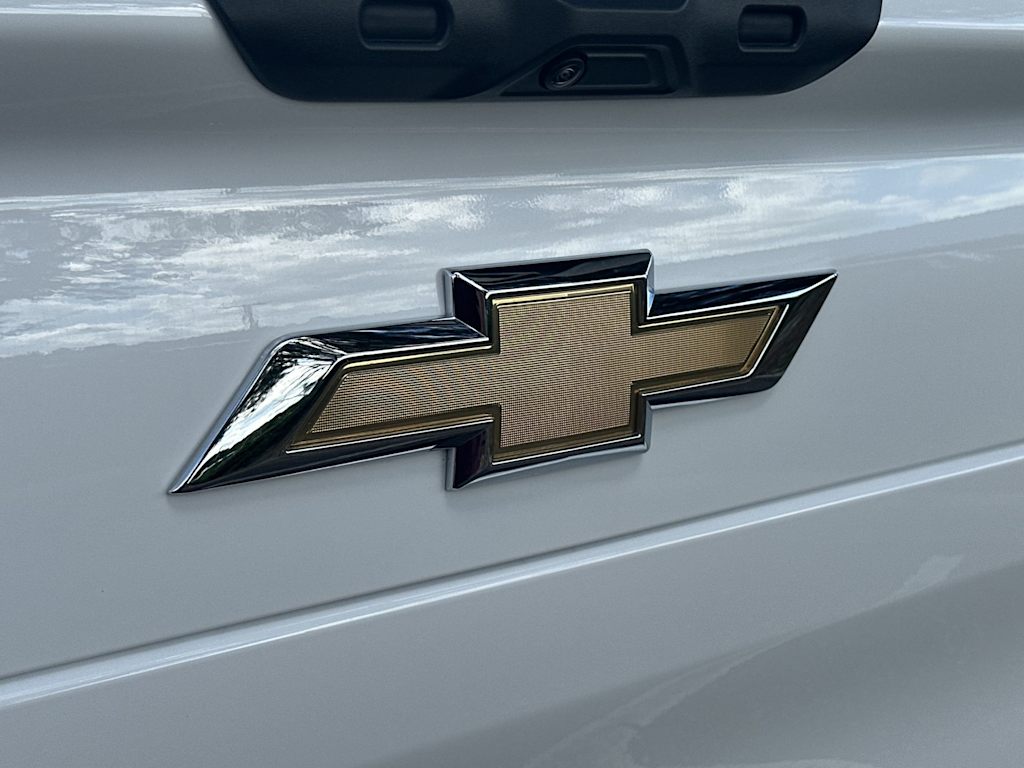 Thumbnail: 2026 Chevrolet Silverado EV - 6
