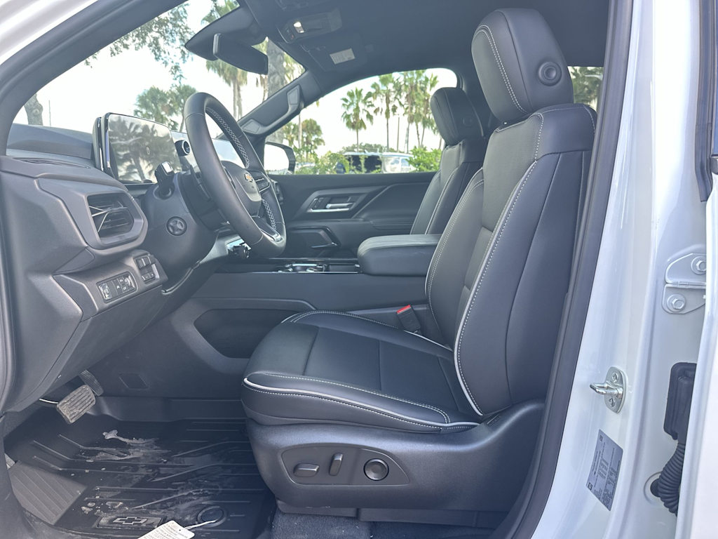 Thumbnail: 2026 Chevrolet Silverado EV - 10