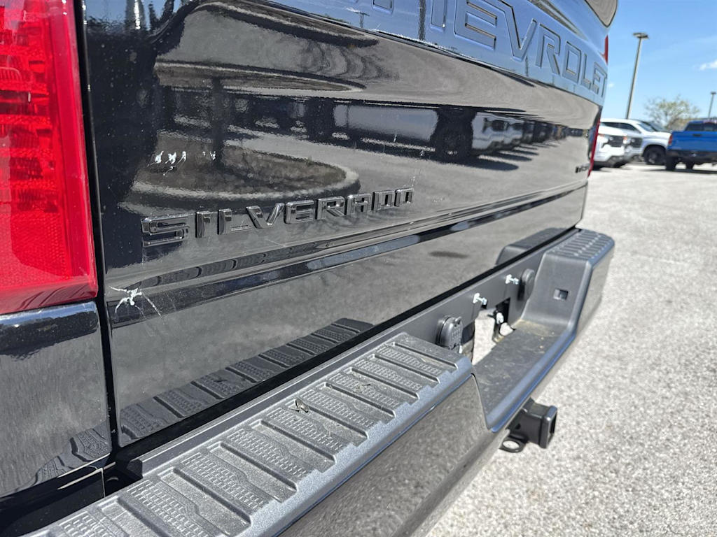 2025 Chevrolet Silverado 1500 Custom 24