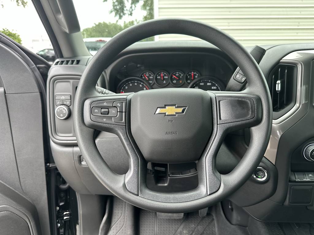 Thumbnail: 2026 Chevrolet Silverado 1500 - 9