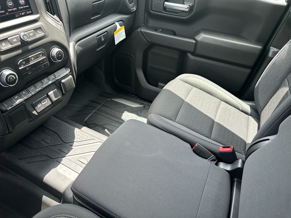 Thumbnail: 2026 Chevrolet Silverado 1500 - 26