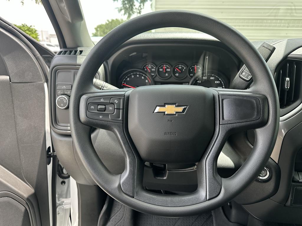Thumbnail: 2026 Chevrolet Silverado 1500 - 9