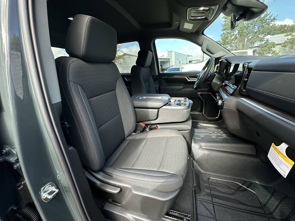 Thumbnail: 2026 Chevrolet Silverado 1500 - 26