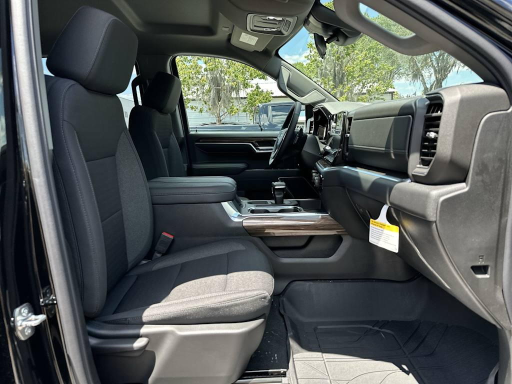 Thumbnail: 2026 Chevrolet Silverado 1500 - 26