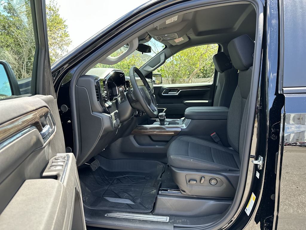 Thumbnail: 2026 Chevrolet Silverado 1500 - 10