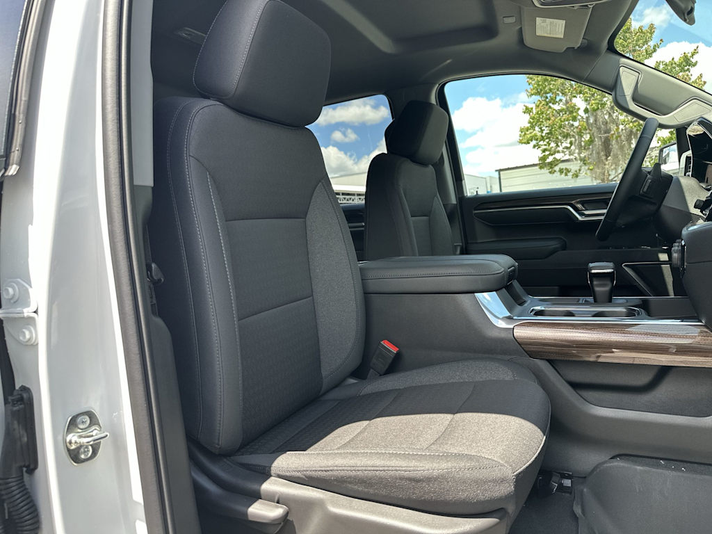Thumbnail: 2026 Chevrolet Silverado 1500 - 26
