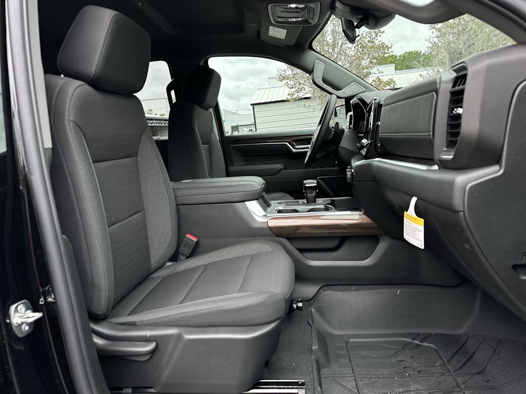 Thumbnail: 2026 Chevrolet Silverado 1500 - 26