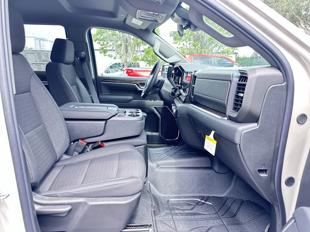 Thumbnail: 2026 Chevrolet Silverado 1500 - 26