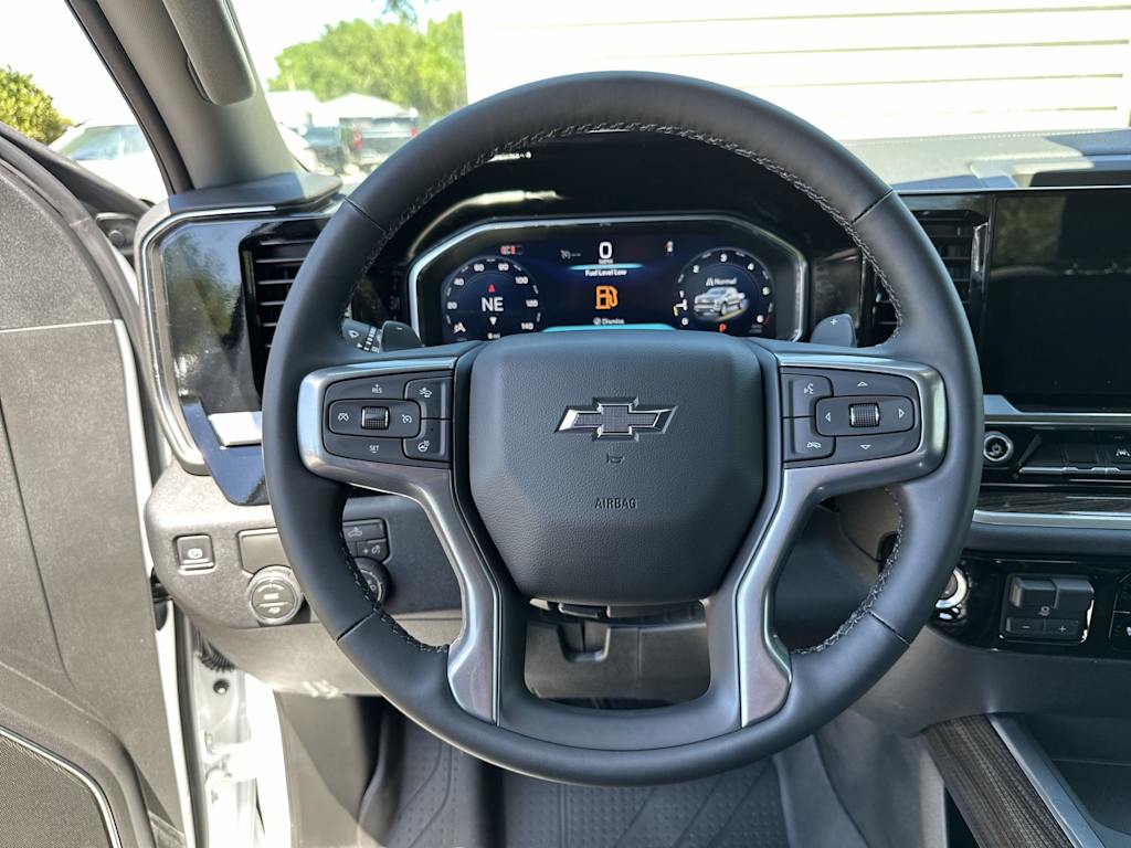 Thumbnail: 2026 Chevrolet Silverado 1500 - 9