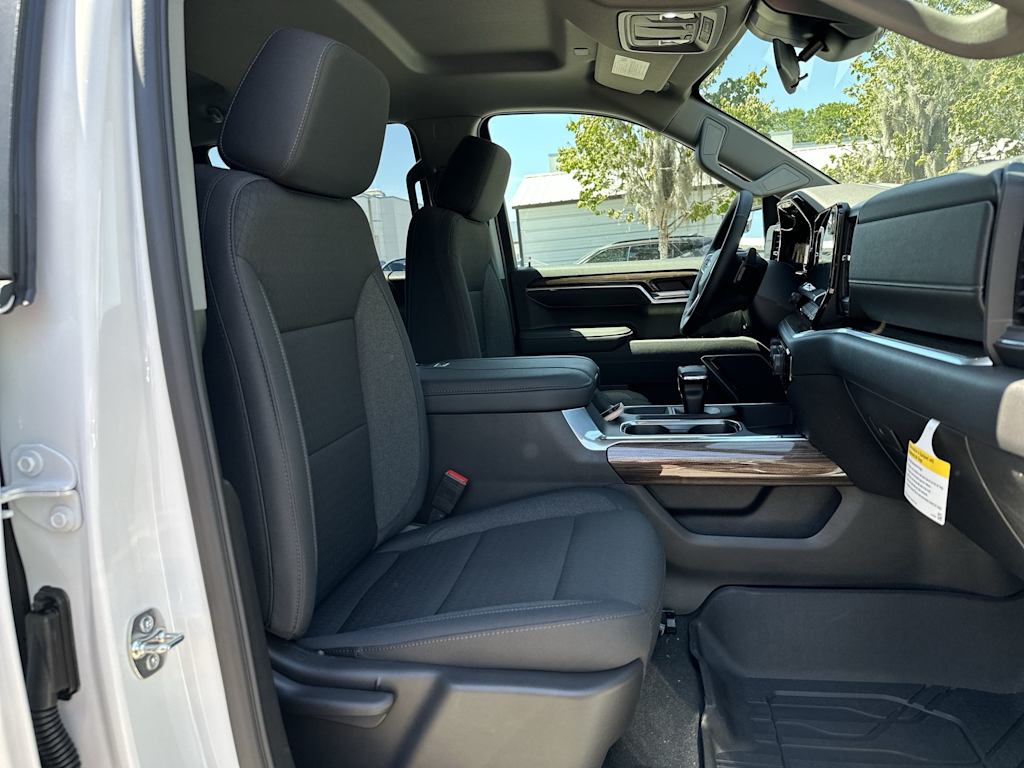 Thumbnail: 2026 Chevrolet Silverado 1500 - 26
