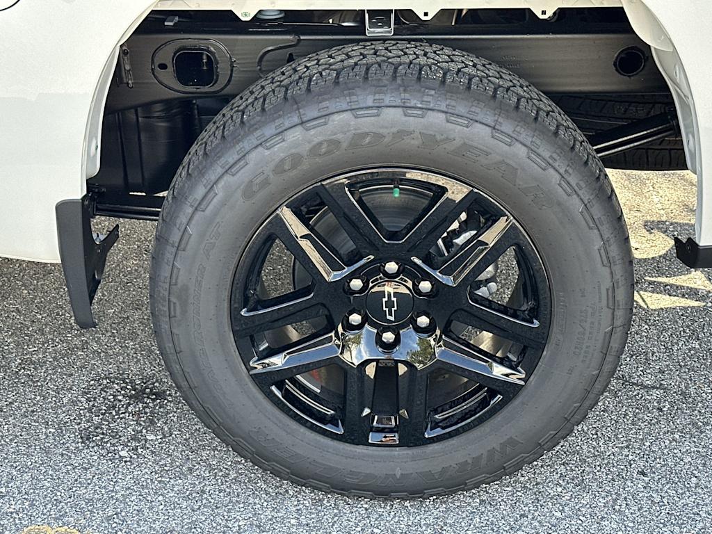 Thumbnail: 2026 Chevrolet Silverado 1500 - 7