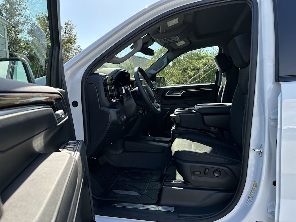 Thumbnail: 2026 Chevrolet Silverado 1500 - 18