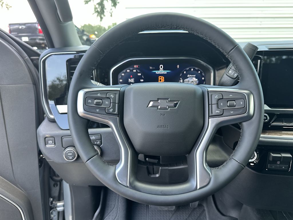 Thumbnail: 2026 Chevrolet Silverado 1500 - 10