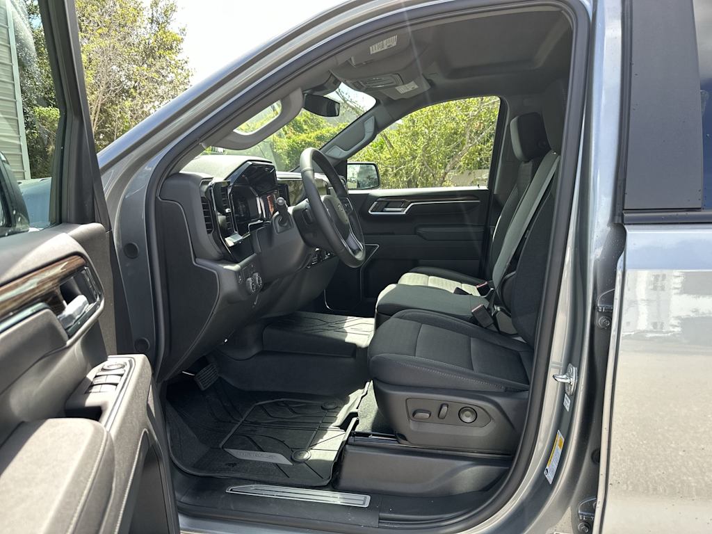 Thumbnail: 2026 Chevrolet Silverado 1500 - 10