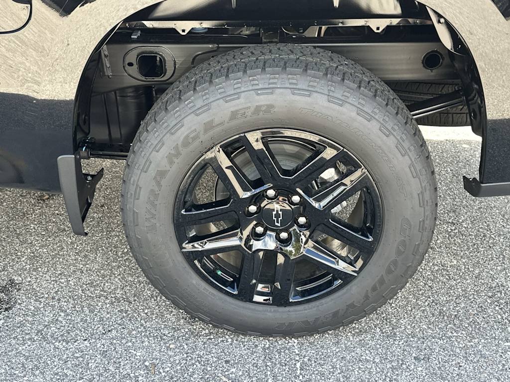 Thumbnail: 2026 Chevrolet Silverado 1500 - 8