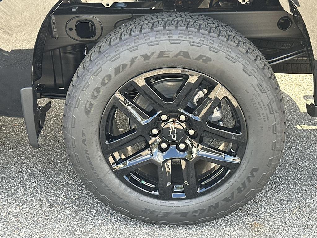 Thumbnail: 2026 Chevrolet Silverado 1500 - 7