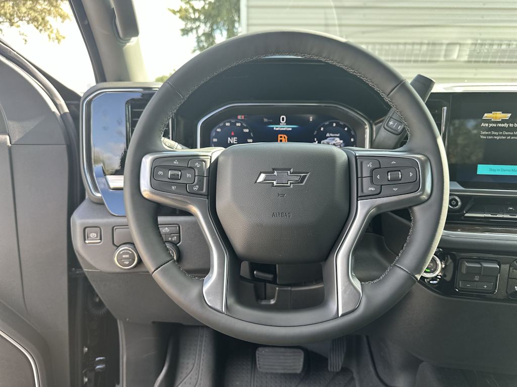 Thumbnail: 2026 Chevrolet Silverado 1500 - 9