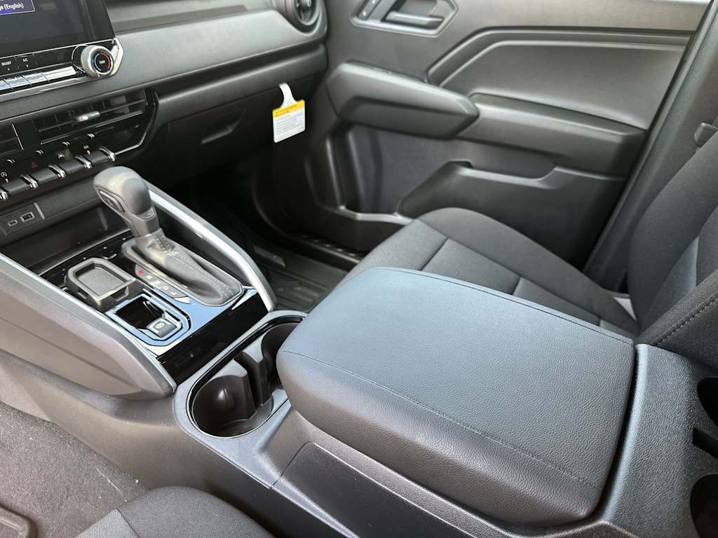 Thumbnail: 2026 Chevrolet Colorado - 26