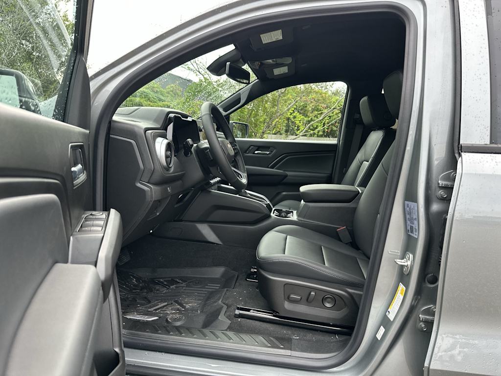 Thumbnail: 2026 Chevrolet Colorado - 10