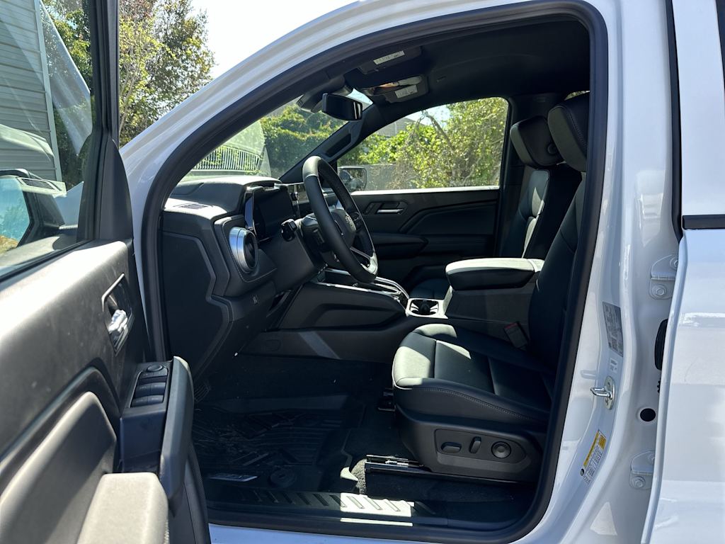 Thumbnail: 2026 Chevrolet Colorado - 11