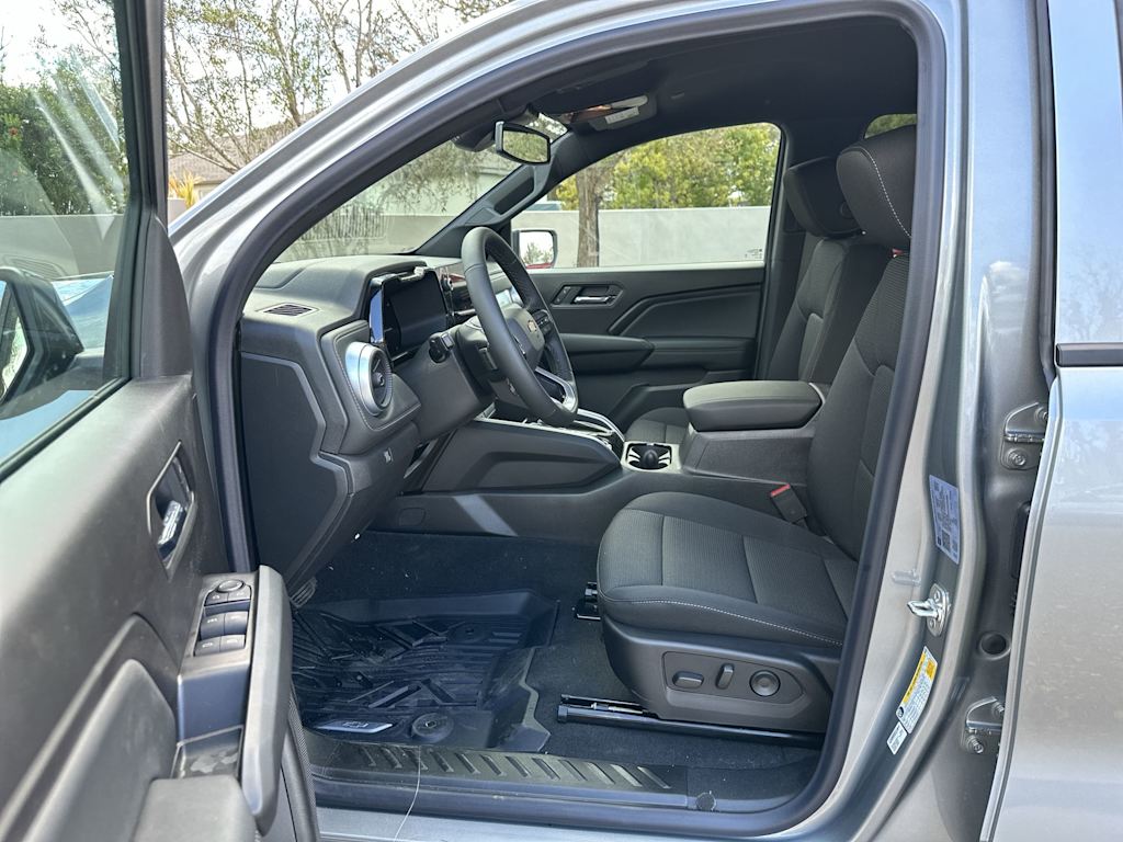 Thumbnail: 2026 Chevrolet Colorado - 10